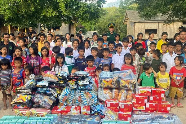 Hình ảnh minh họa sự căng thẳng trong các mối quan hệ do cờ bạc, với các thành viên gia đình xa cách