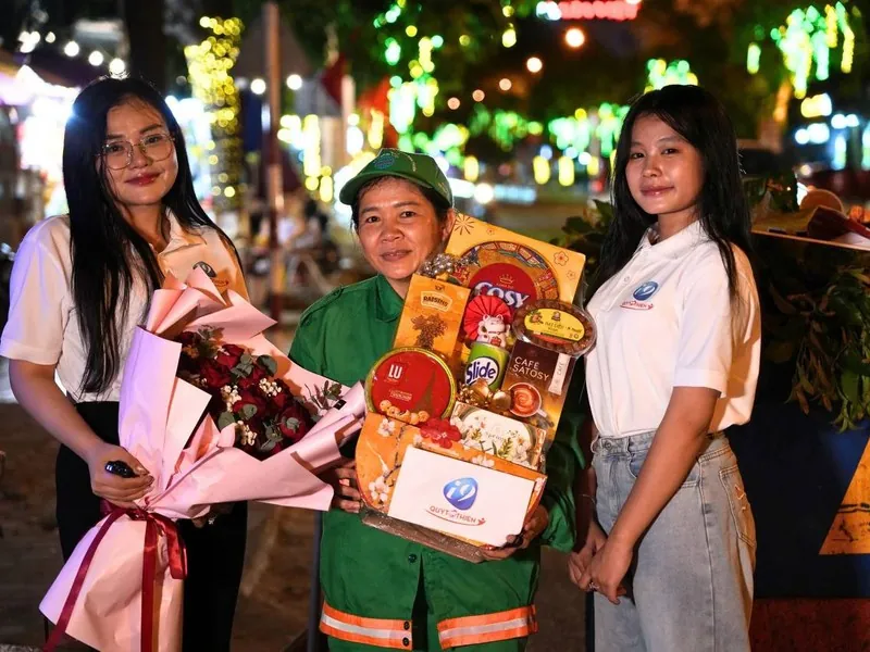 Hình minh họa đội ngũ hỗ trợ khách hàng new88011